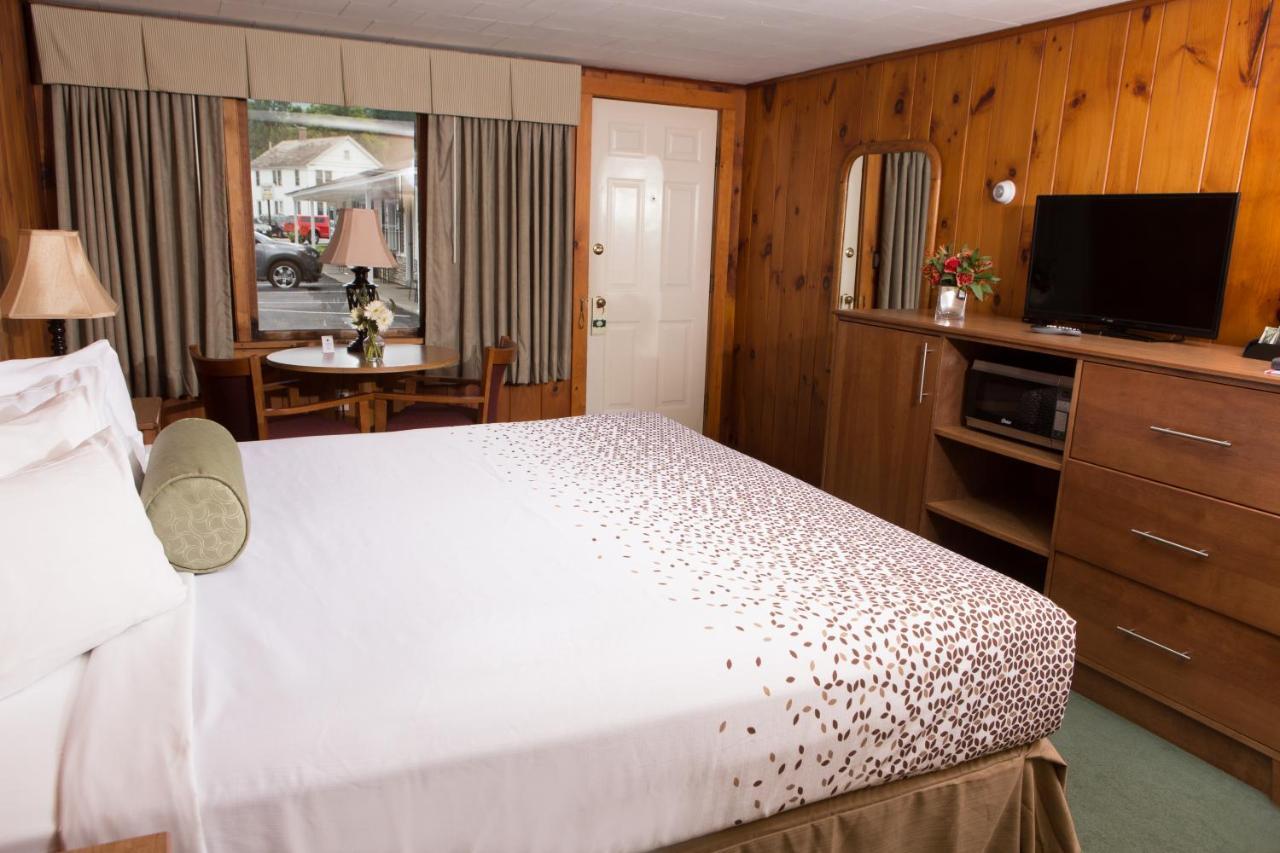 Knotty Pine Motel Bennington Eksteriør bilde