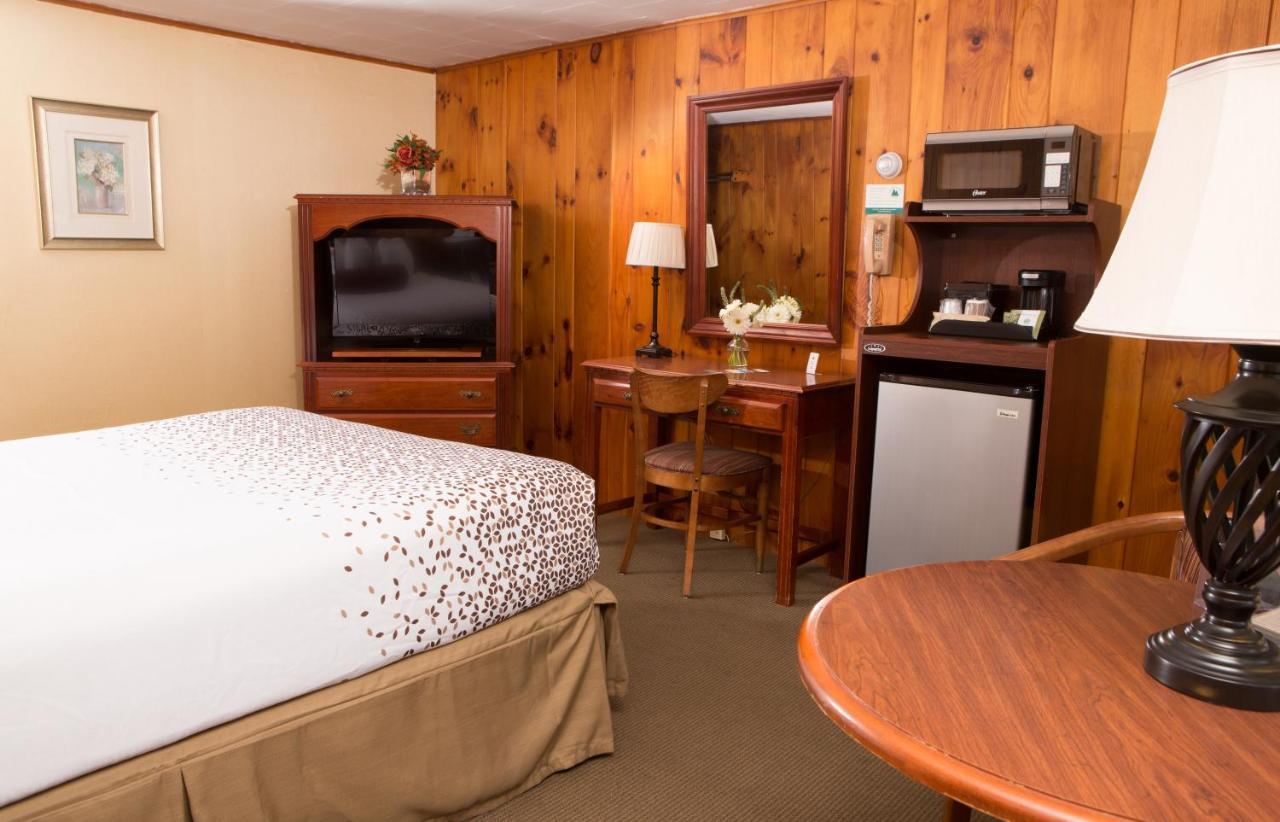 Knotty Pine Motel Bennington Eksteriør bilde